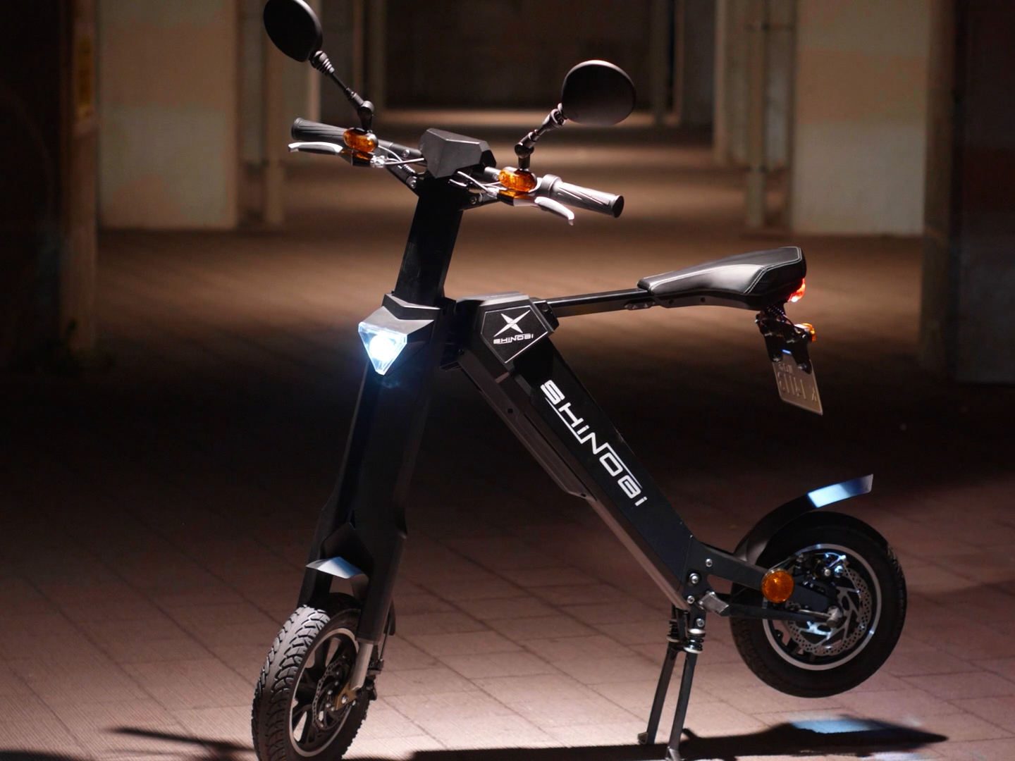 ボタンひとつでトランスフォームする電動バイク「SHiNOBi」 - bouncy
