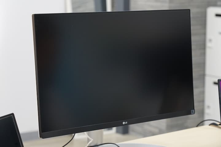 PCモニターの非光沢パネル