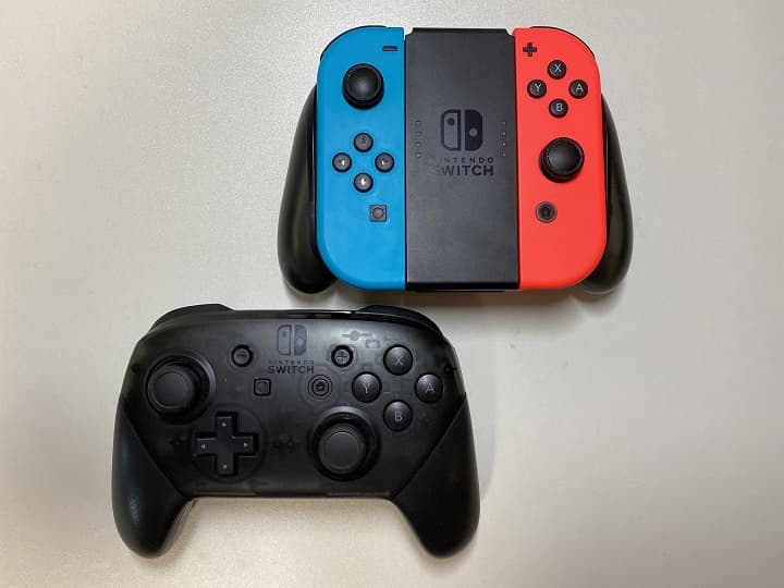 プロコンとジョイコンの写真