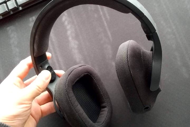 Logicool ゲーミングヘッドセット G433BKの写真