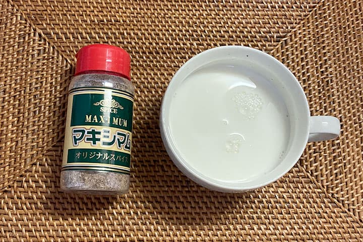 マキシマムとマグに入った牛乳