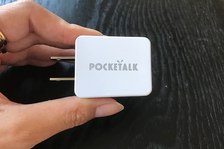 「ポケトーク S」のUSB充電器ACアダプター