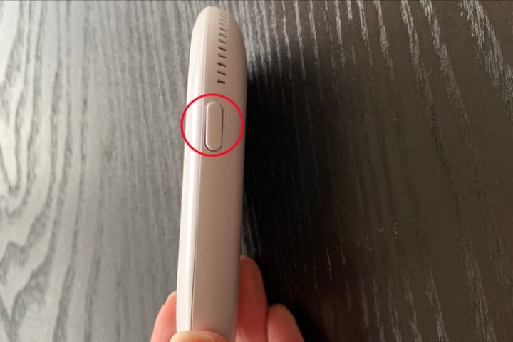 ポケトーク Wの電源ボタン