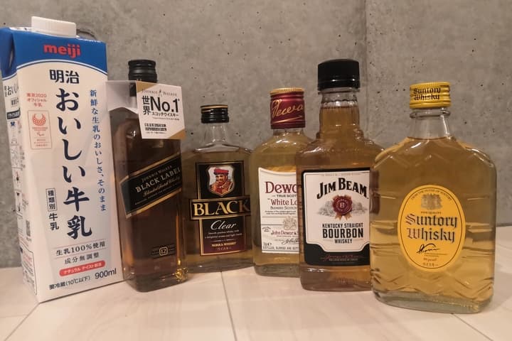 ウイスキーの瓶の画像