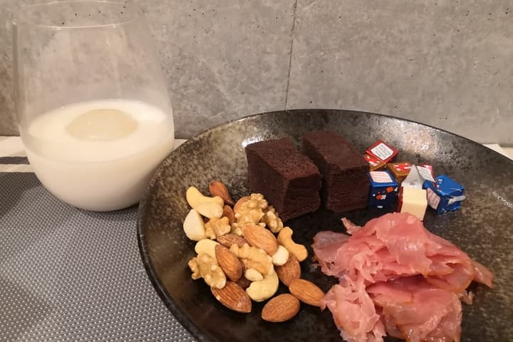 ウイスキー牛乳割りに合うおつまみの写真