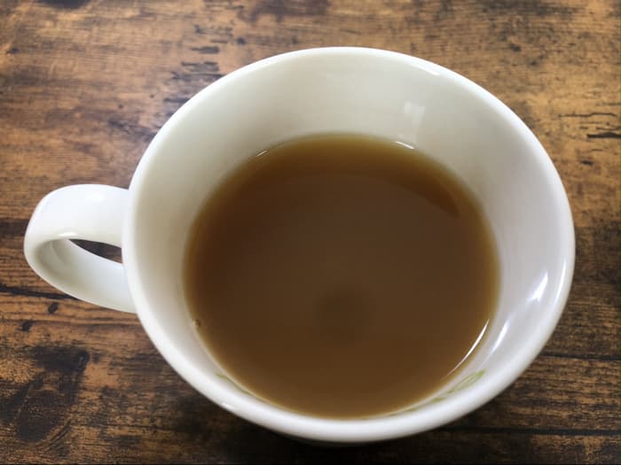 アルフェ ビューティコンク<パウダー>を混ぜた後の紅茶写真