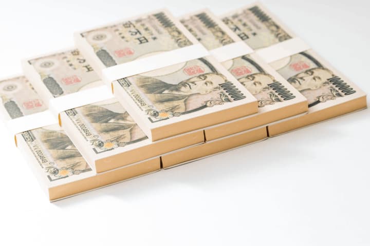 札束