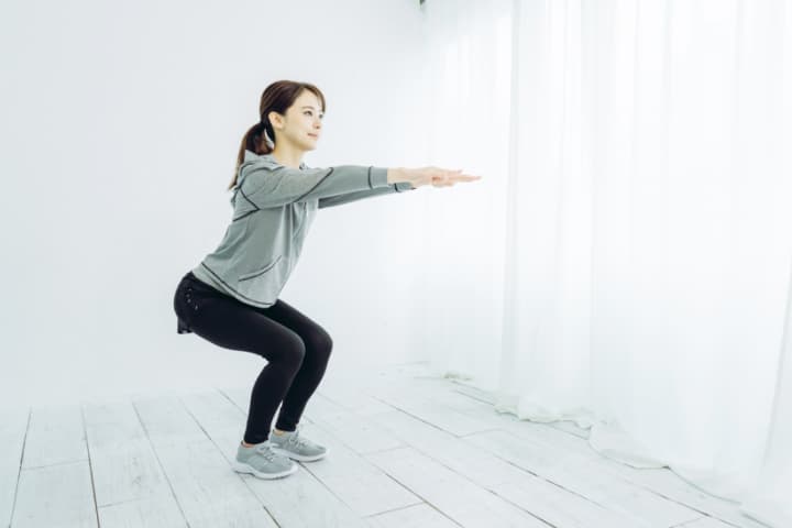 【自宅筋トレメニュー】初心者が家で手軽にできるおすすめ種目5選！ | BIZENTOのイメージ画像