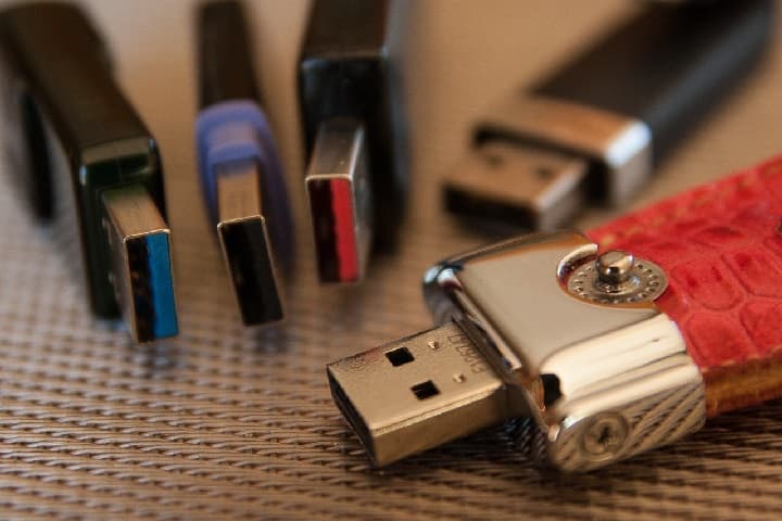 USBメモリー