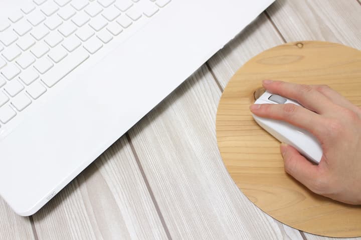 ワイヤレスマウスが動かないときはマウスパッドを使用