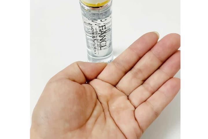 化粧水の使用画像