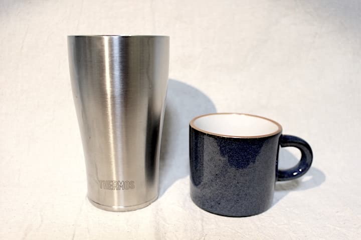 タンブラーとマグカップ