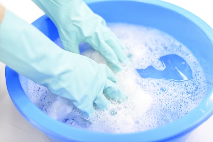 洗っている写真