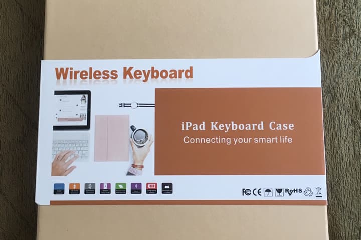 梱包されているケースの表面