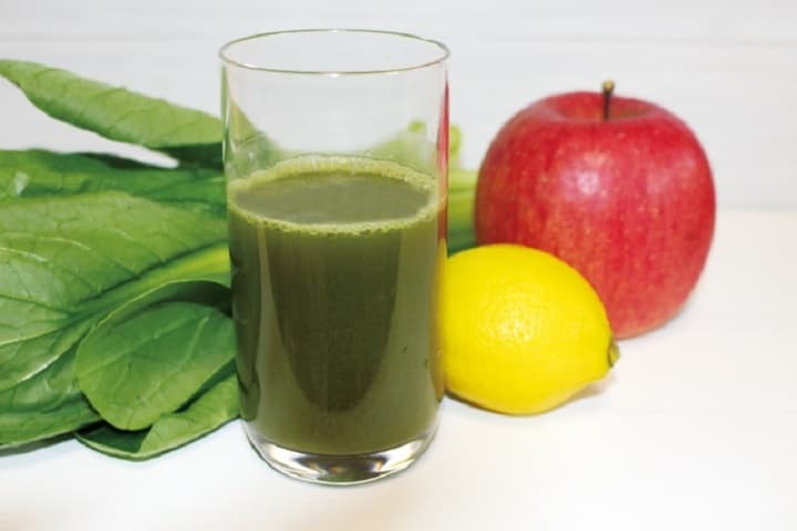 青汁リンゴジュースの写真