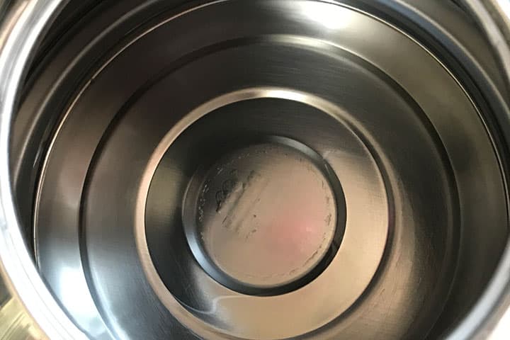 クエン酸で掃除したやかんの内側