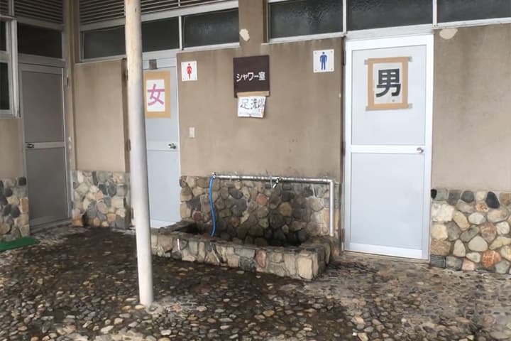 丸山県民サンビーチのシャワー室