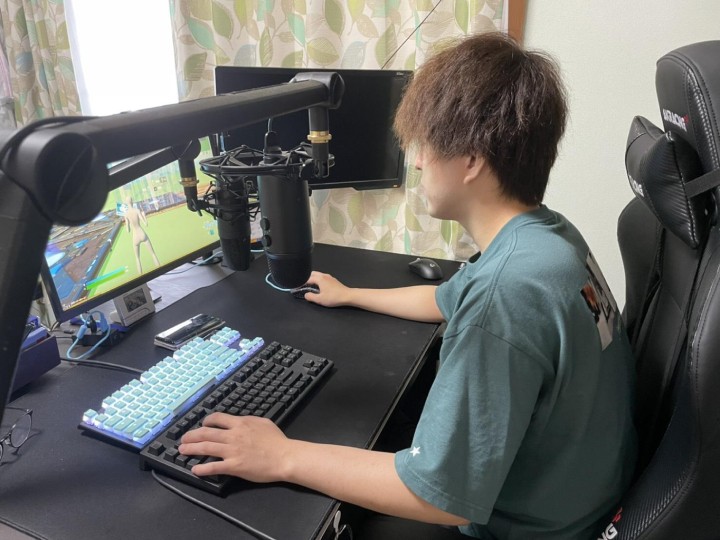 フォートナイトをプレイするbykn選手