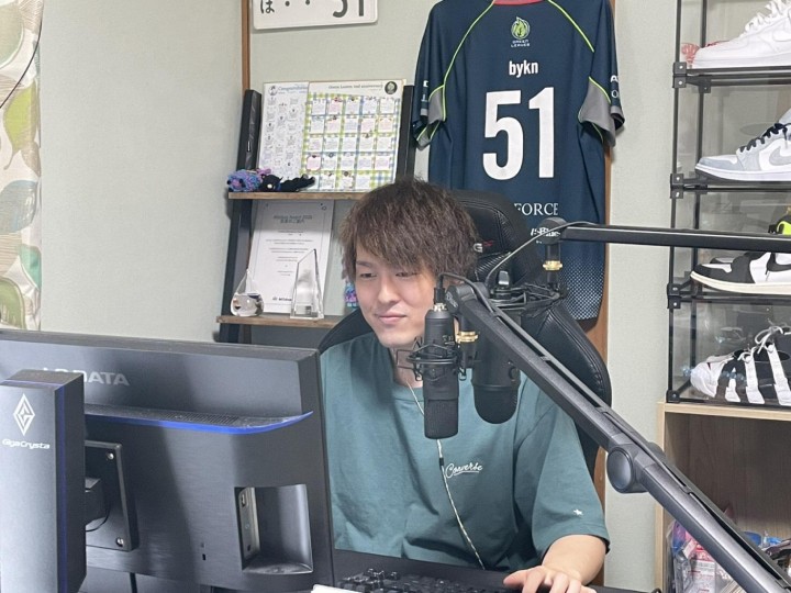 日々の活動に取り組むbykn選手