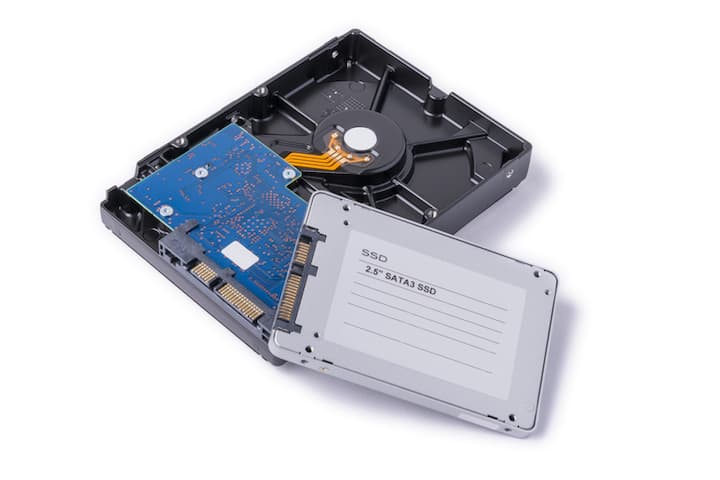 HDDとSSDのイメージ