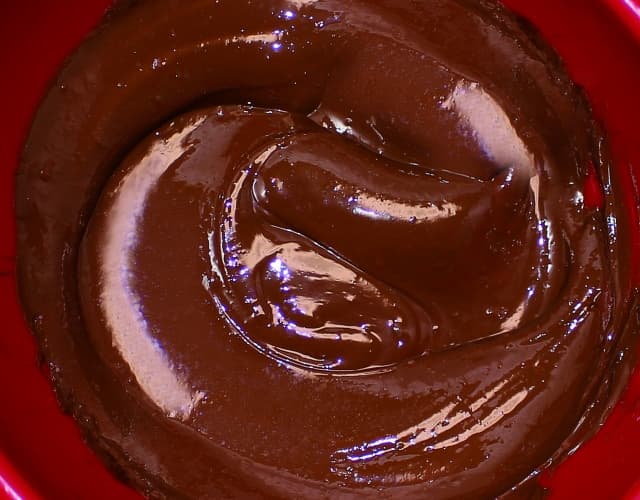 溶かしたチョコレートの画像