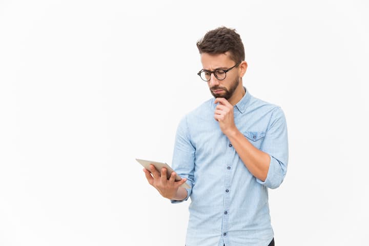 速度制限を受けた男性のイメージ