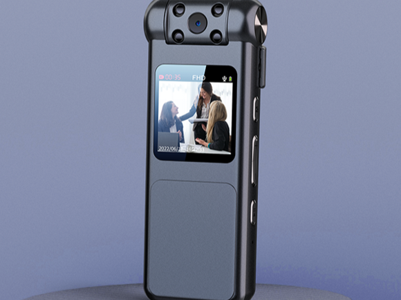 レンズが180度回転するカメラ！ 録音・録画・撮影できる「Camera-V18