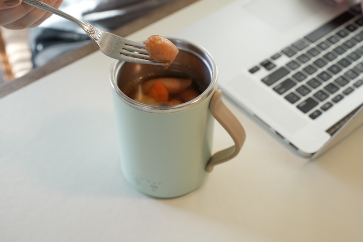 デスクの上に置く