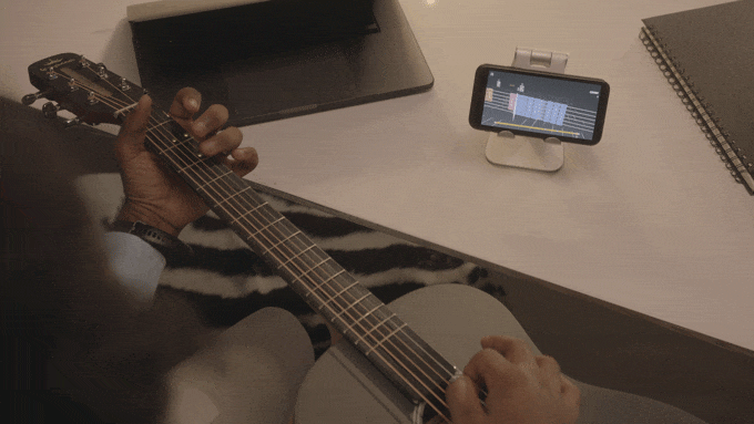 遊びながら上達！ 初心者がゲーム感覚で練習できるスマートギター