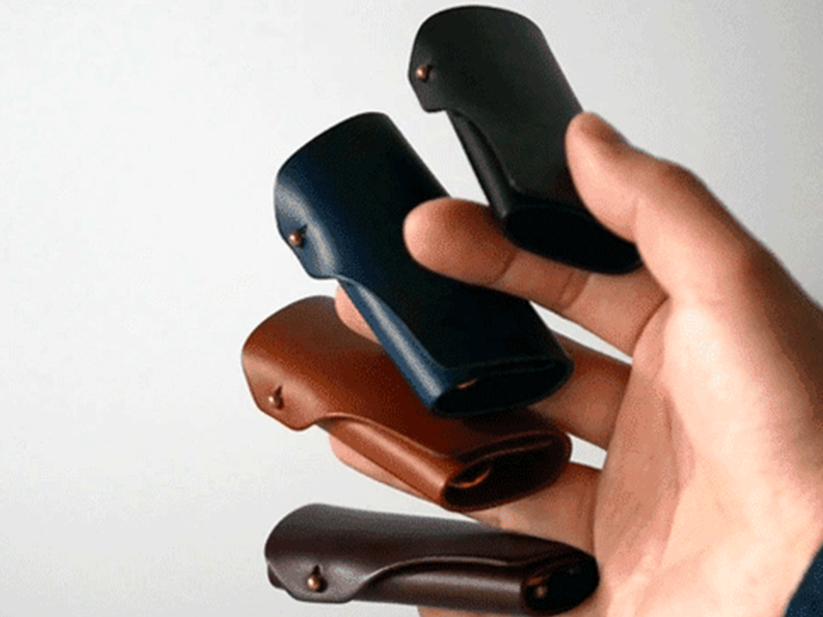 【新品未使用】キーケース usuha-kullmu マットコードバン ブラック 片手でサッと鍵を出し入れ！最小限の金具&縫製にこだわったミニマルな