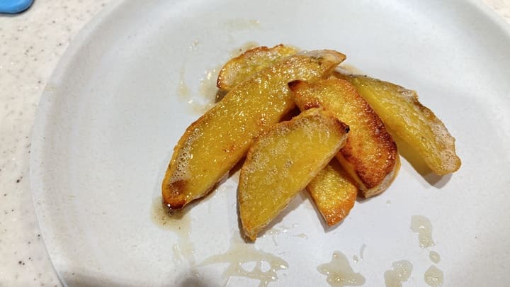 干し芋をバター焼きにした写真