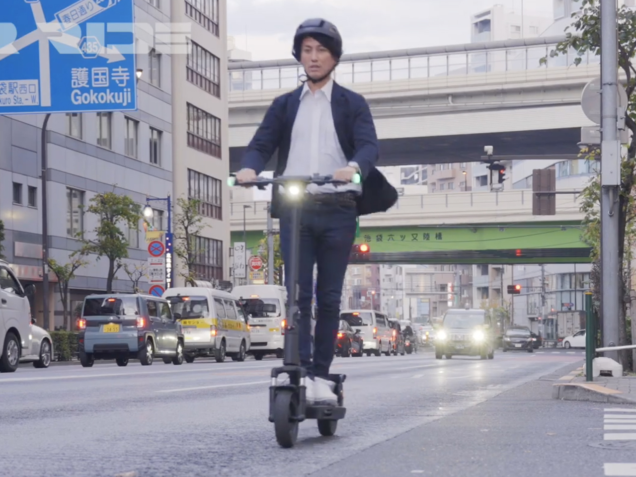 4時間弱の充電で30km走れる電動キックボード「Air Ride