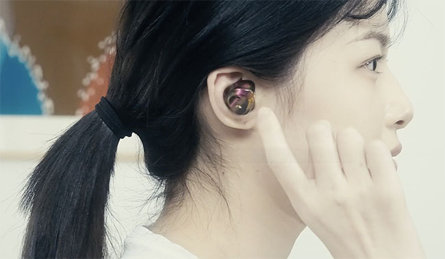 ワイヤレスでも有線でも！ LE Audio対応のイヤホン「Nakamichi