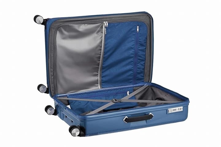 スーツケースを開けた画像