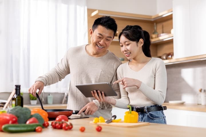 iPadで料理のレシピを見るイメージ