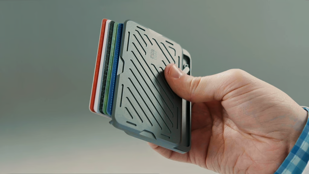 シュッ！イケてる感をかもせるカードホルダー「Mech Wallet」 - bouncy