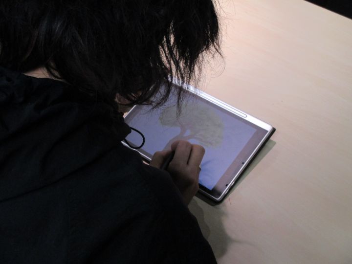 XPPen Magic Note Padを使う様子