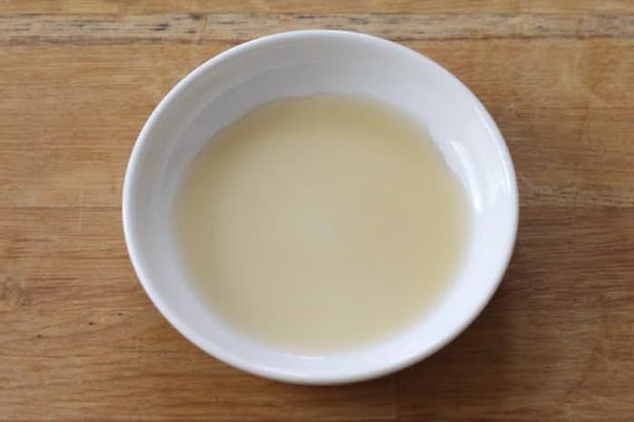 日の出 万能つゆ 糖質ゼロをお皿に出した画像
