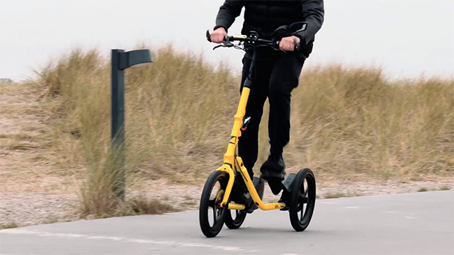 踏んで進む！ デンマーク生まれの立ち乗り三輪自転車「Me-Mover