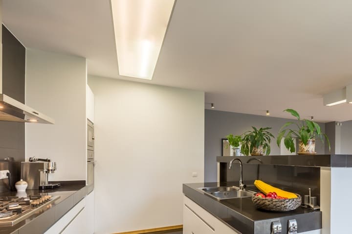 キッチンのベースライト