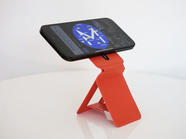 スマホスタンドに固定した様子