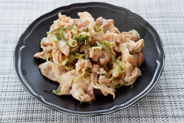 豚肉のねぎ塩レモン炒め