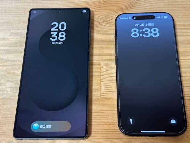 左がGalaxy S25 Ultra、右はiPhone 16 Pro
