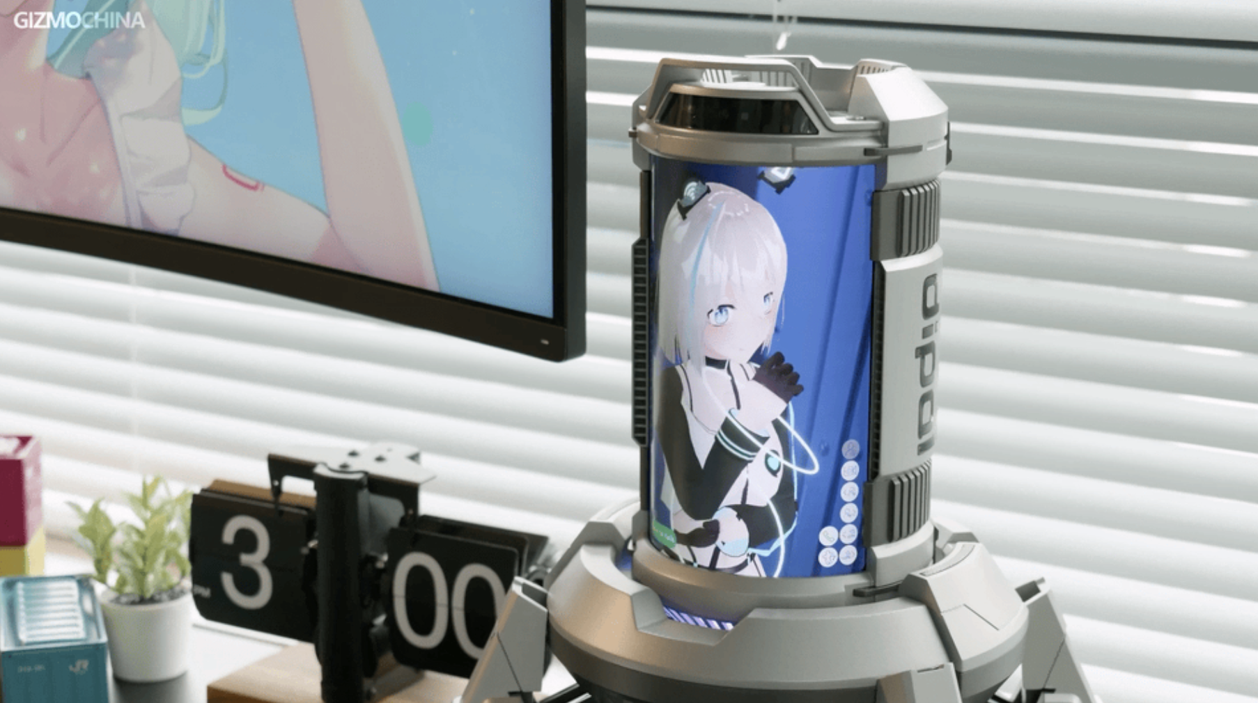 ただいま俺の嫁！ 湾曲スクリーンで3Dキャラクターがより身近に感じる