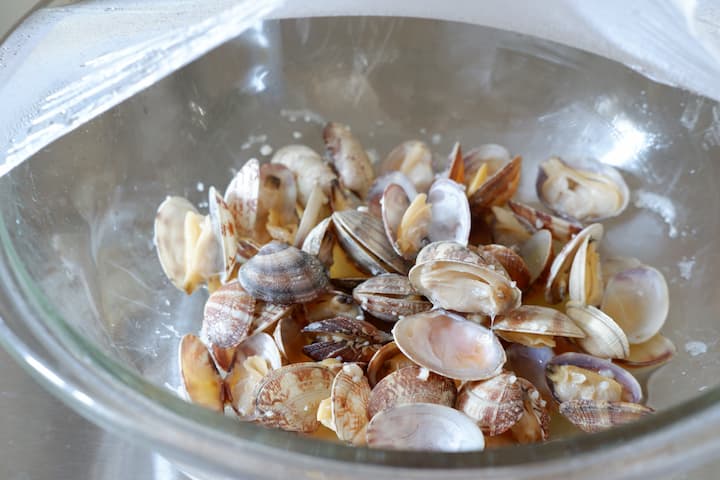 殻が開いたあさり