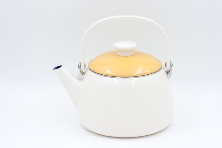 ホーロー製のかん