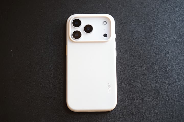 MOVASレザーケースの外観