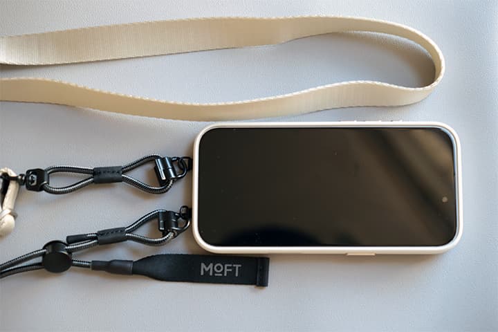 全機種対応スリングストラップの使用イメージ