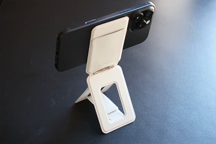 MOFT 8-in-1多機能スタンドの使用風景