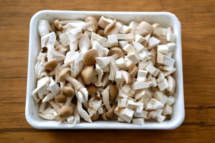 8mm程度の角切りにしたエリンギ